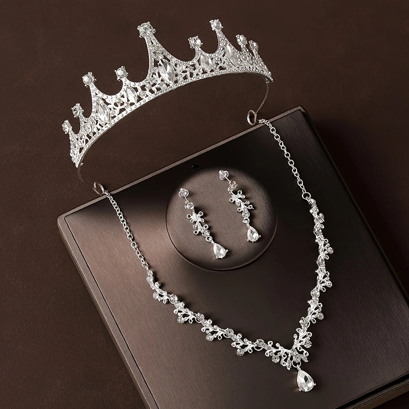 Set de tiara, collar y aretes plateado