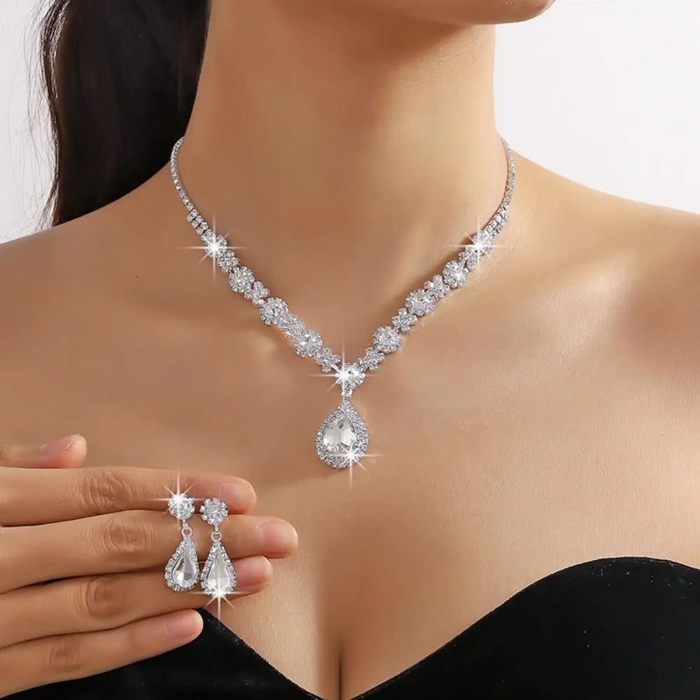 Colección de Joyería Fina: Sets de Collar Aretes y Pulseras en Cristales y Perlas - Plateado - Collares