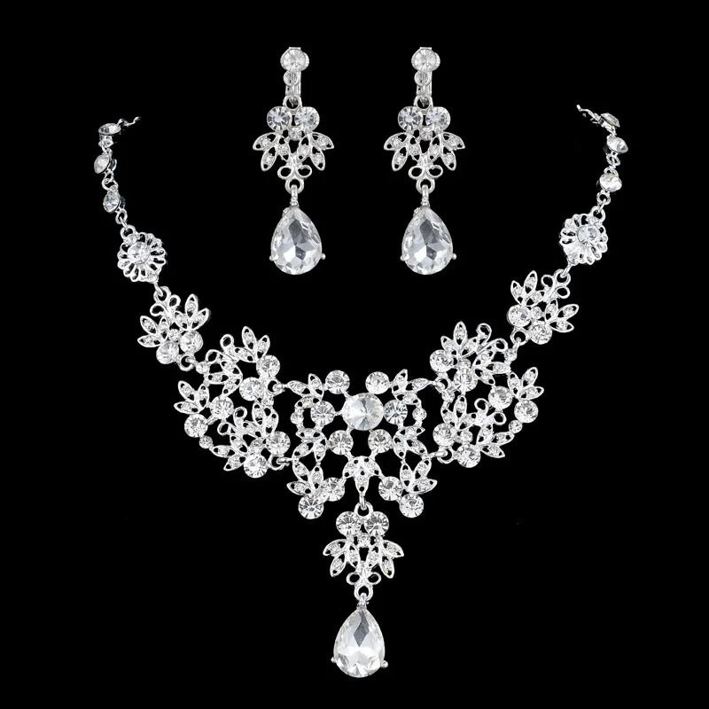 Set Joyería con Collar y Aretes de Cristales Blancos – Elegancia Atemporal para Eventos - Collares