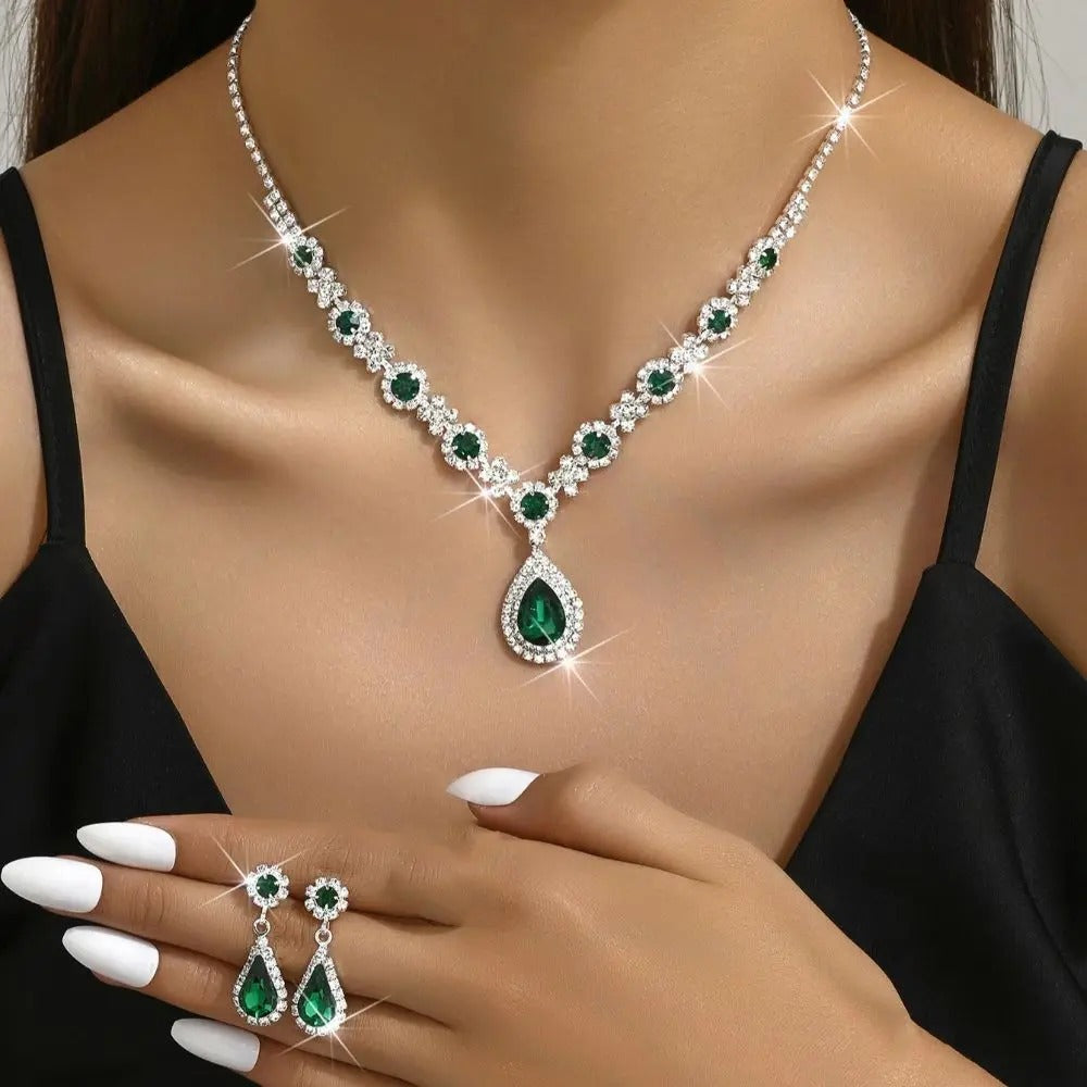 Colección de Joyería Fina: Sets de Collar Aretes y Pulseras en Cristales y Perlas - Collares