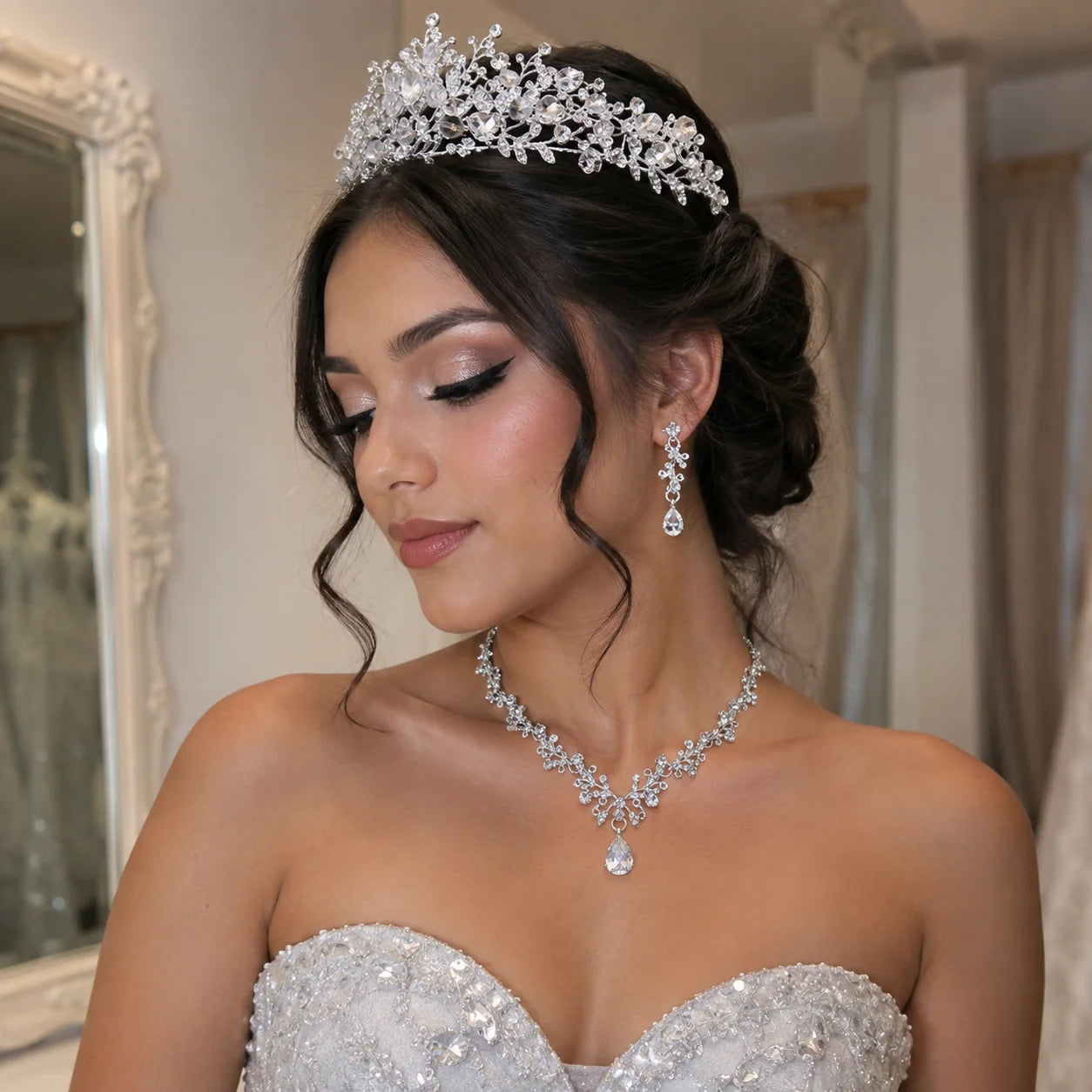 Set de Tiara, Collar y Aretes Realeza Plateado