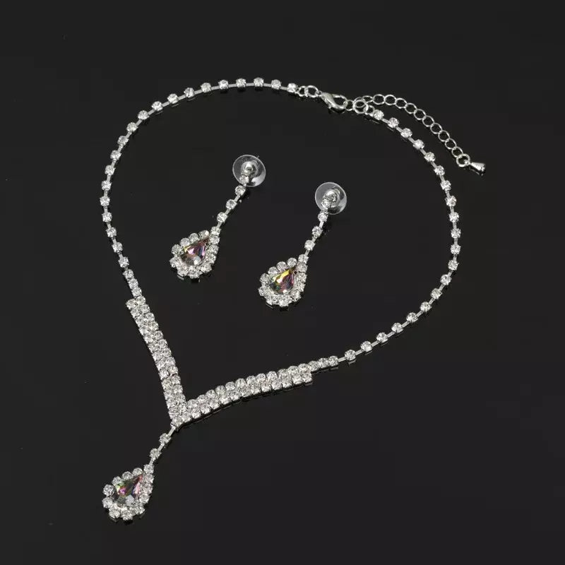 Set Collar y Aretes Plateados – Joyería para Bodas y Eventos - Tornasol - Collares