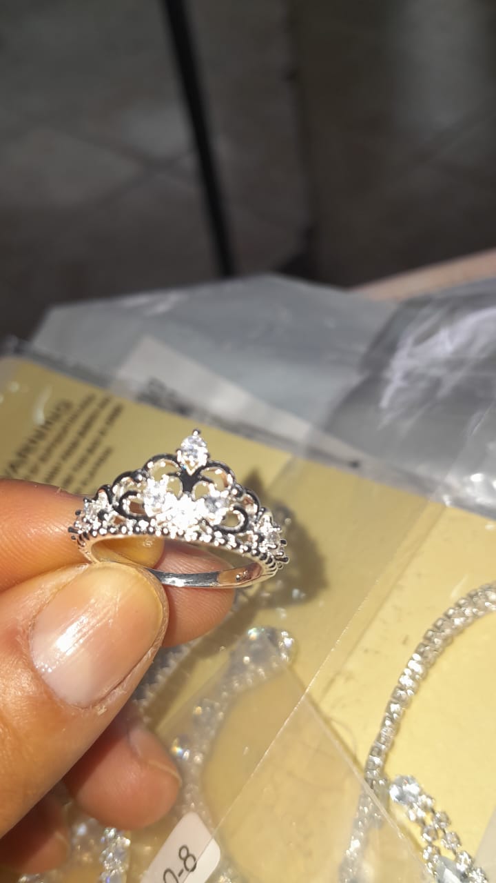 Anillo Princesa en Acero Inoxidable Plateado con Circonias