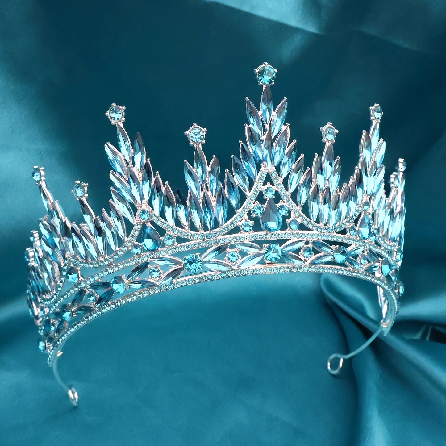 Tiara Soberana Plateada para Quinceañera y Novia