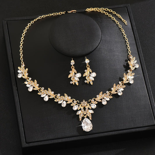 Set de Collar y Aretes – Elegancia para Eventos - Dorado - Collares
