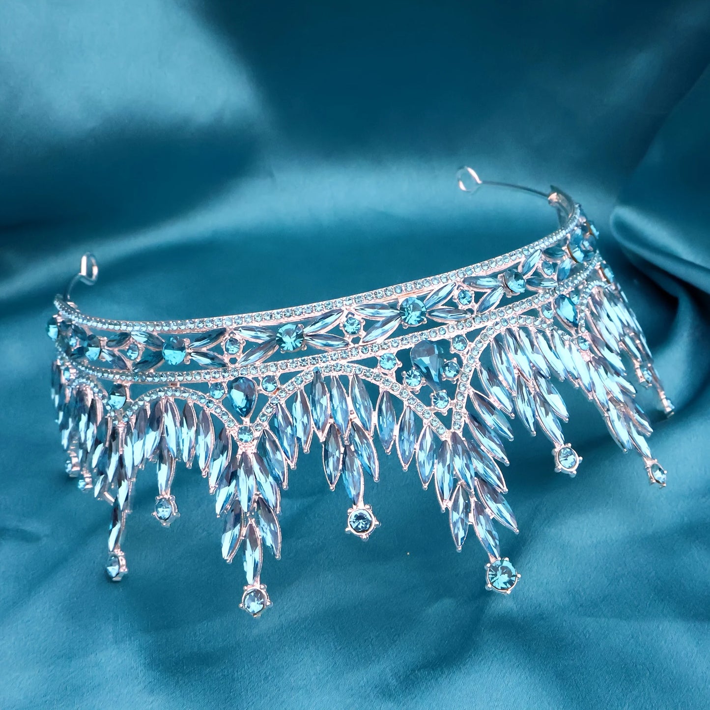 Tiara Soberana Plateada para Quinceañera y Novia