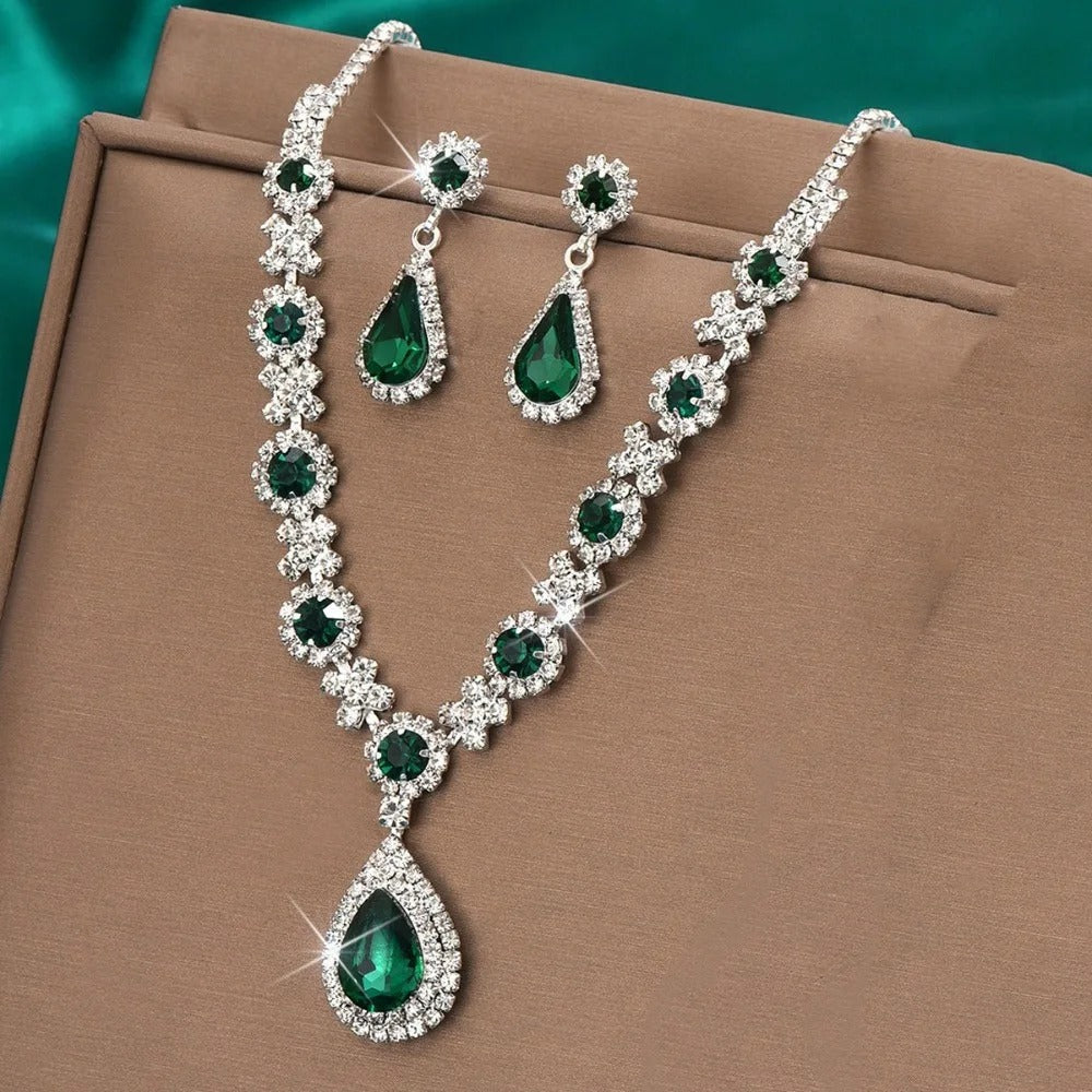 Colección de Joyería Fina: Sets de Collar Aretes y Pulseras en Cristales y Perlas - Verde - Collares