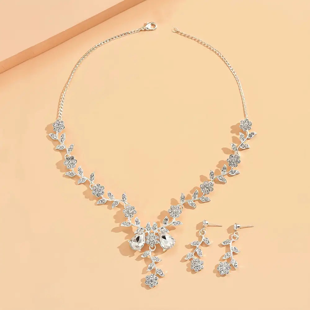 Set collar aretes floral cristales blancos eventos Colombia