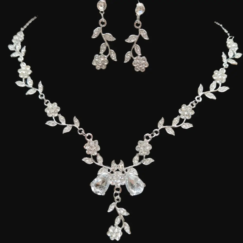 Set collar aretes floral cristales blancos eventos Colombia
