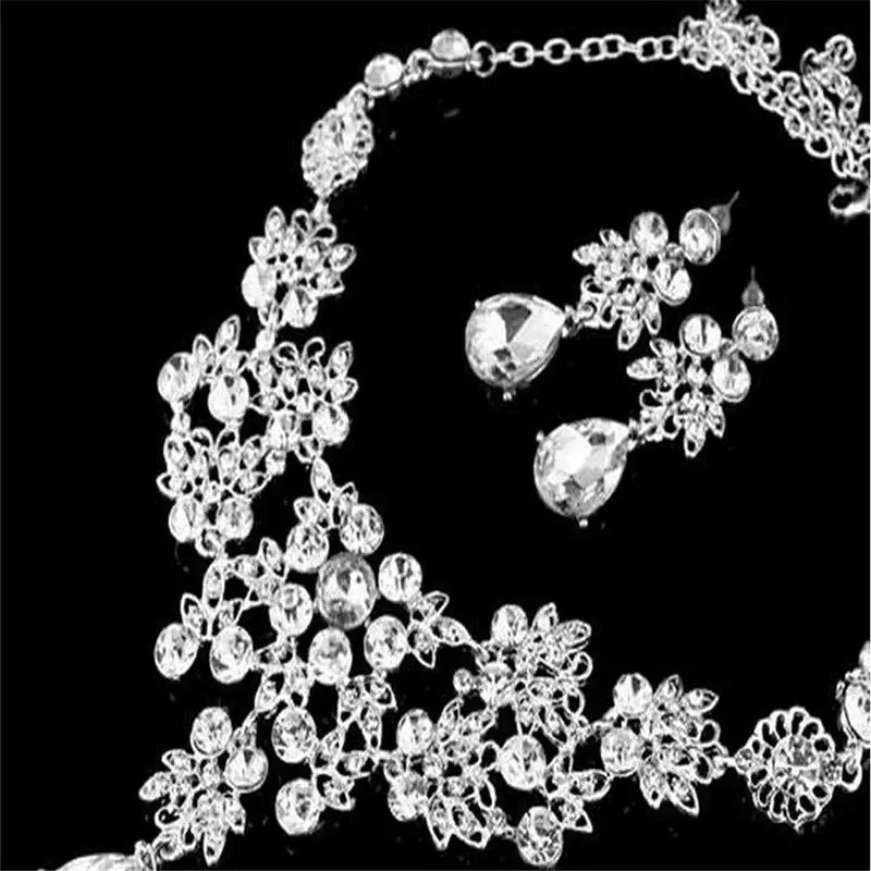 Set joyería collar aretes cristales blancos elegancia Colombia