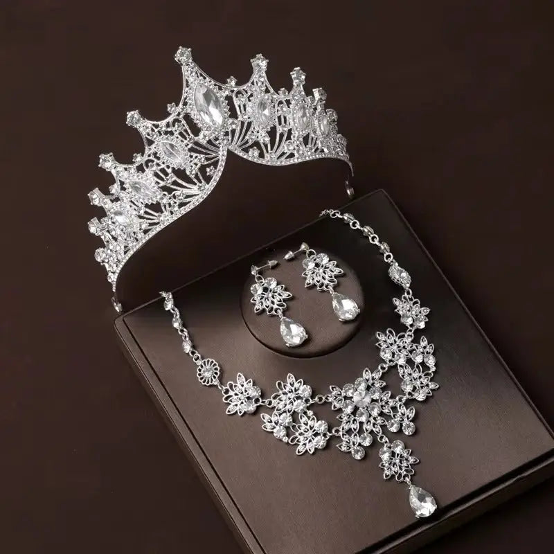 Set reina tiara collar aretes boda quinceañera Colombia