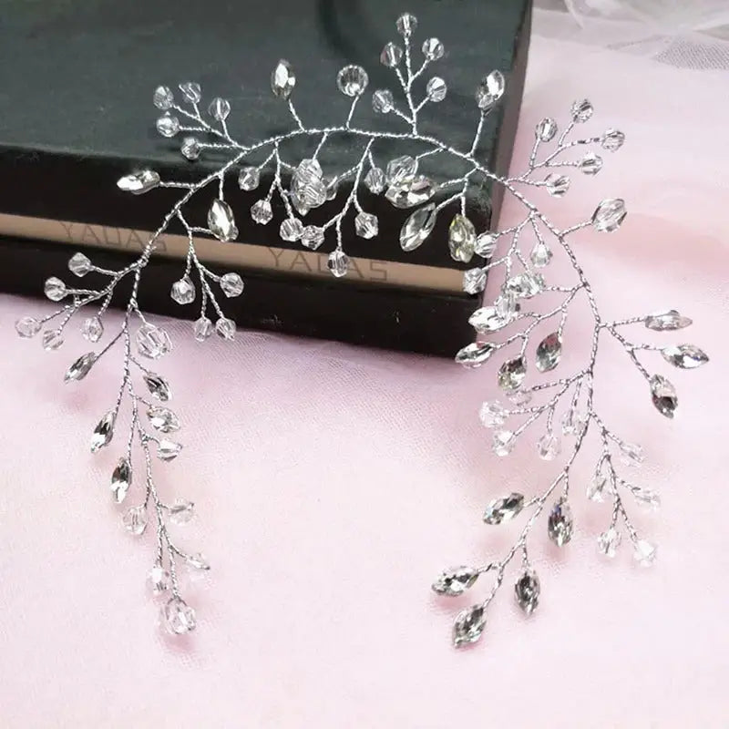 Tocado cabello brillante novia quinceañera Colombia