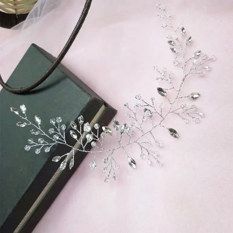 Tocado cabello brillante novia quinceañera Colombia