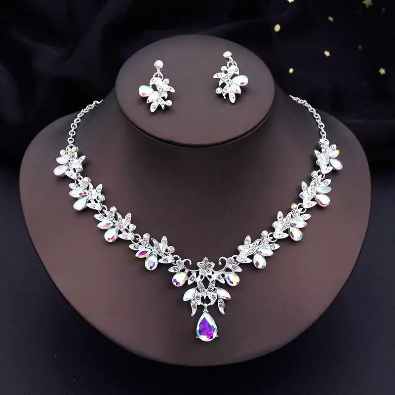 Set de Collar y Aretes – Elegancia para Eventos - Tornasol - Collares